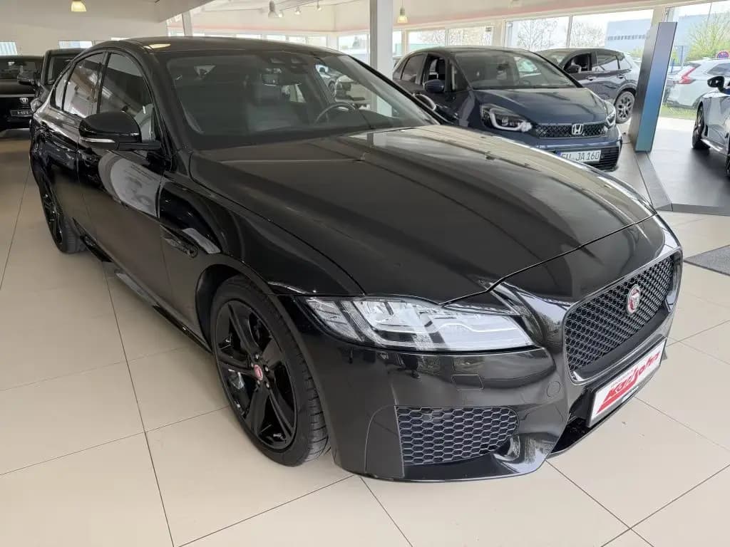 Main__Slider__Photo:Jaguar XF 20d Aut. Chequered Flag 02/2021-0