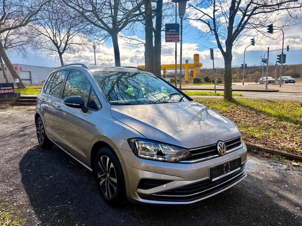 Main__Slider__Photo:Volkswagen Golf Sportsvan VII IQ.DRIVE / 59.600 km / Navi 07/2019-0