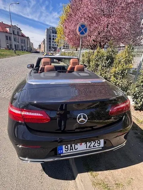 Main__Slider__Photo:Mercedes-Benz E-Class 200 Cab. Avantgarde ILS DISTRONI 12/2017-1