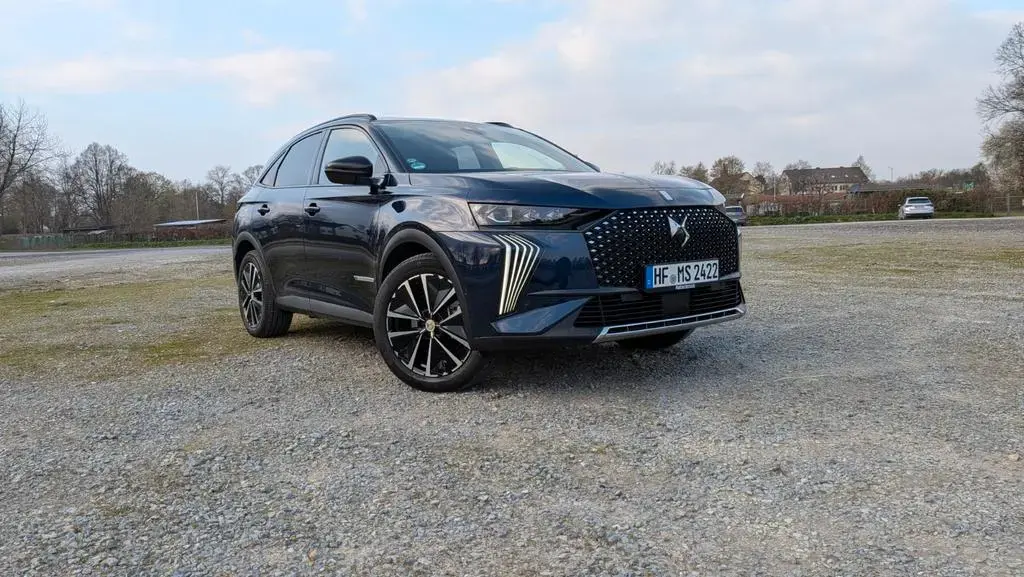 Main__Slider__Photo:DS Automobiles DS7 (Crossback) DS7 PLUG-IN HYBRID 225 Jules Verne AHK 12/2025-1
