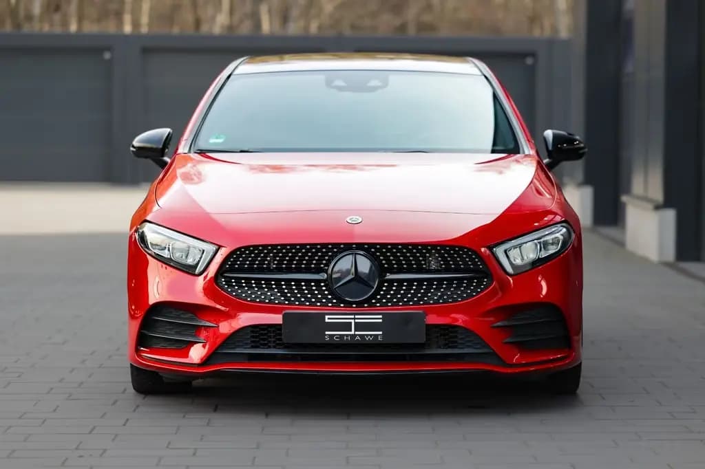 Main__Slider__Photo:Mercedes-Benz 200 AMG*PDC*LED*Pano*19"*Ambiente*AR-CAM*Night-Paket 05/2018-0