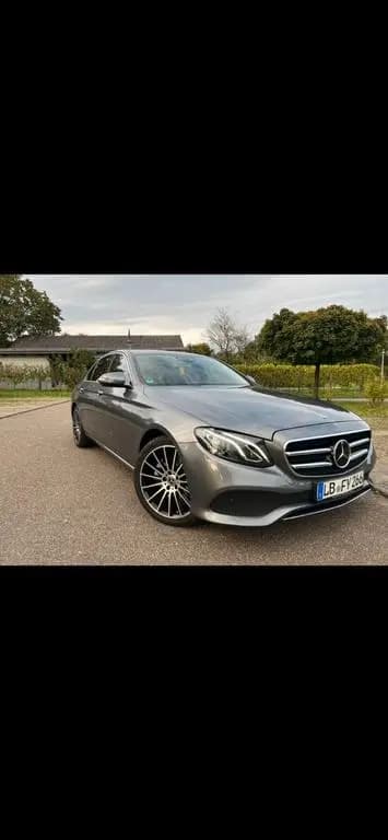 Main__Slider__Photo:Mercedes-Benz E-Class 220 d 4MATIC Autom. - 09/2019-0