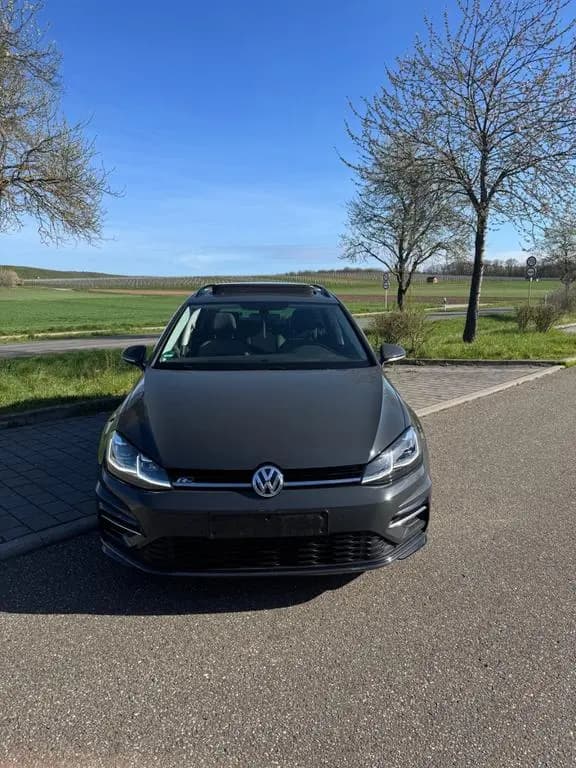 Main__Slider__Photo:Volkswagen Golf 7 Variant 1.5 TSI R-Line 11/2019-0