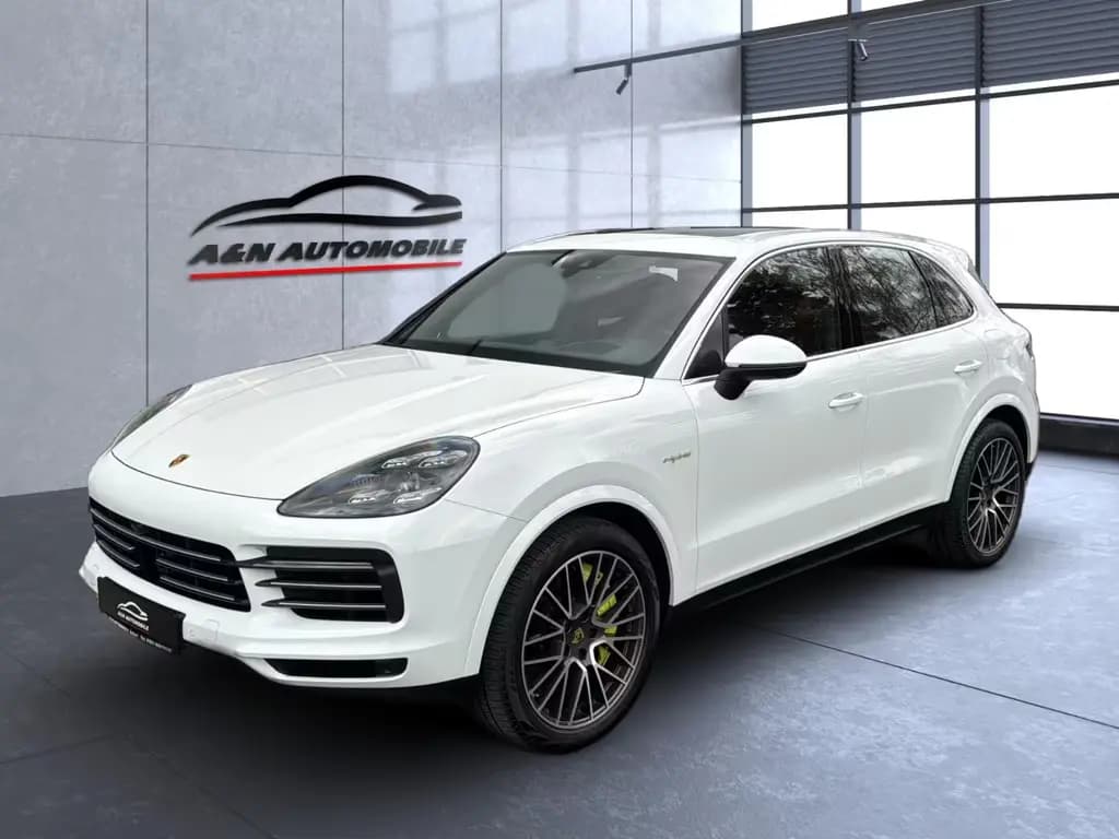 Main__Slider__Photo:Porsche Cayenne E-Hybrid+HUD+BOSE+HD-MATRIX-LED+1.HAND 06/2021-0