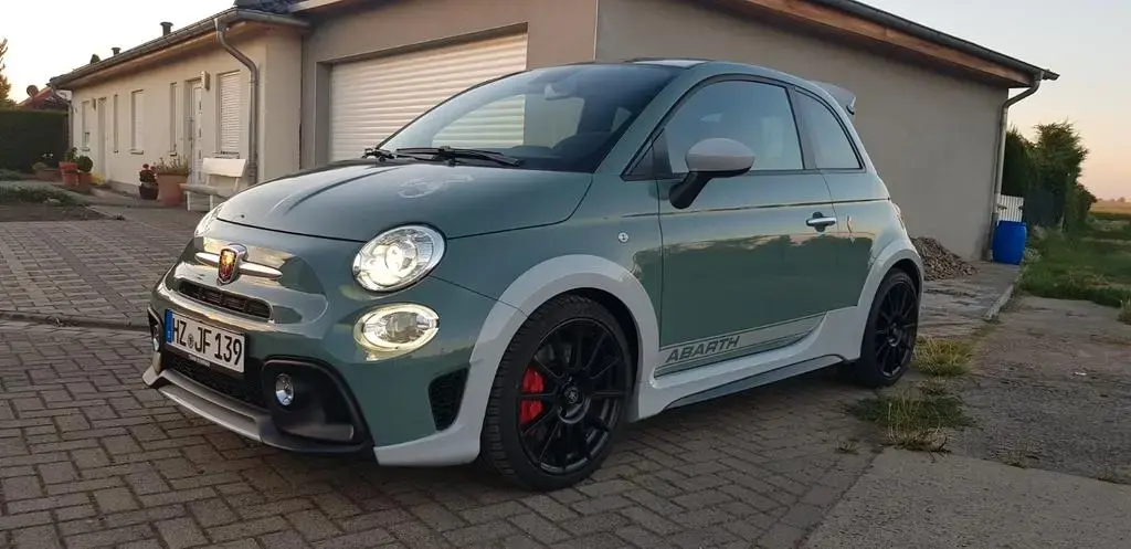 Main__Slider__Photo:Abarth 695 1.4 T-Jet 16V 695 70th Anniversario 70th... 07/2020-1