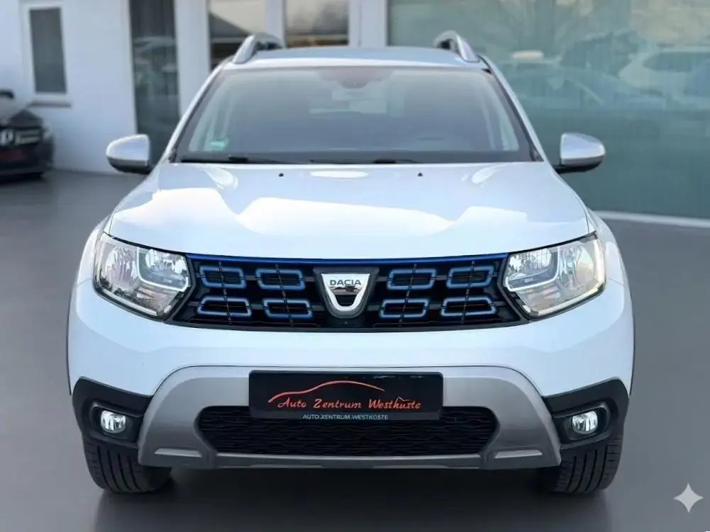 Main__Slider__Photo:Dacia Duster Prestige 4WD AHK 360° Navi KeyLess SHZ 08/2018-1