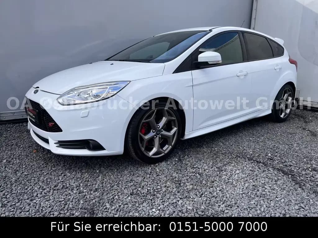 Main__Slider__Photo:Ford Focus ST 2.o 250PS RECARO-Sitze SHZ Bi-Xenon 01/2013-0