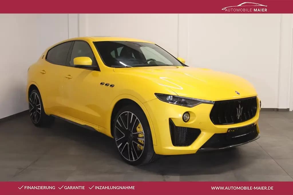 Main__Slider__Photo:Maserati Levante 3.8 V8 Trofeo-Pano-Luft-360°-B&W-LED- 01/2020-0
