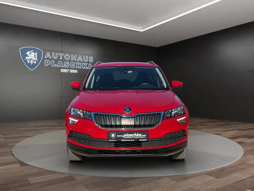 Main__Slider__Photo:Skoda Karoq 1.0 TSI Ambition KAMERA+TEMPOMAT+PDC+SHZ 08/2018-0