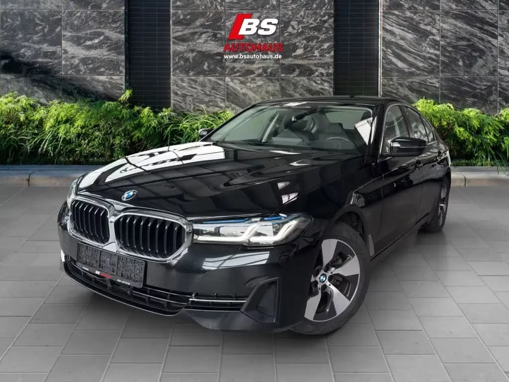 Main__Slider__Photo:BMW 5 Series 520d Aut. Head-Up Innovationspaket Leder Laserli 05/2023-0