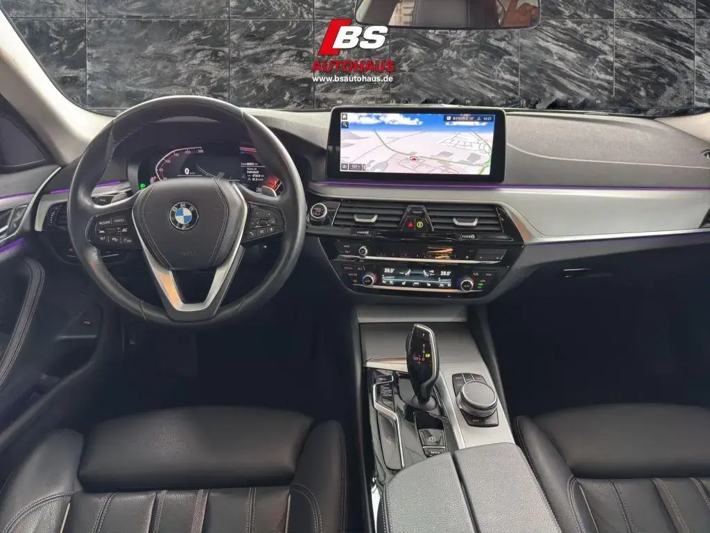 Main__Slider__Photo:BMW 5 Series 520d Aut. Head-Up Innovationspaket Leder Laserli 05/2023-1