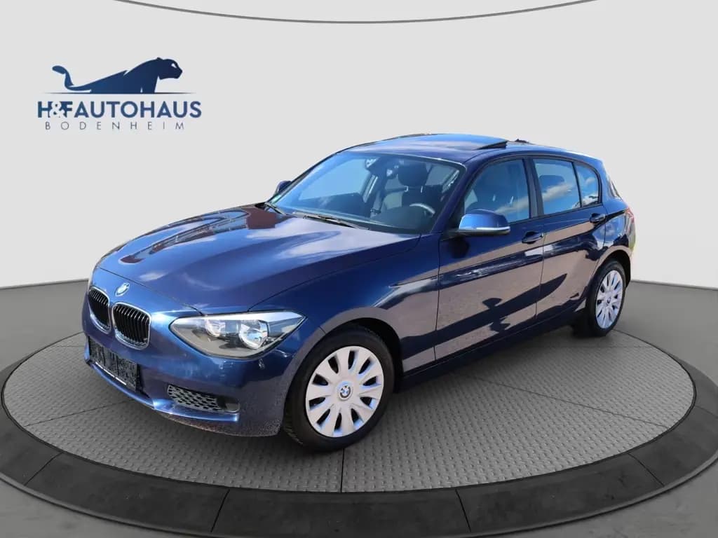 Main__Slider__Photo:BMW 1 Series 116 1 Limousine 5-trg. 116 i/SCHIEBE-DACH/PDC/SH 11/2011-0
