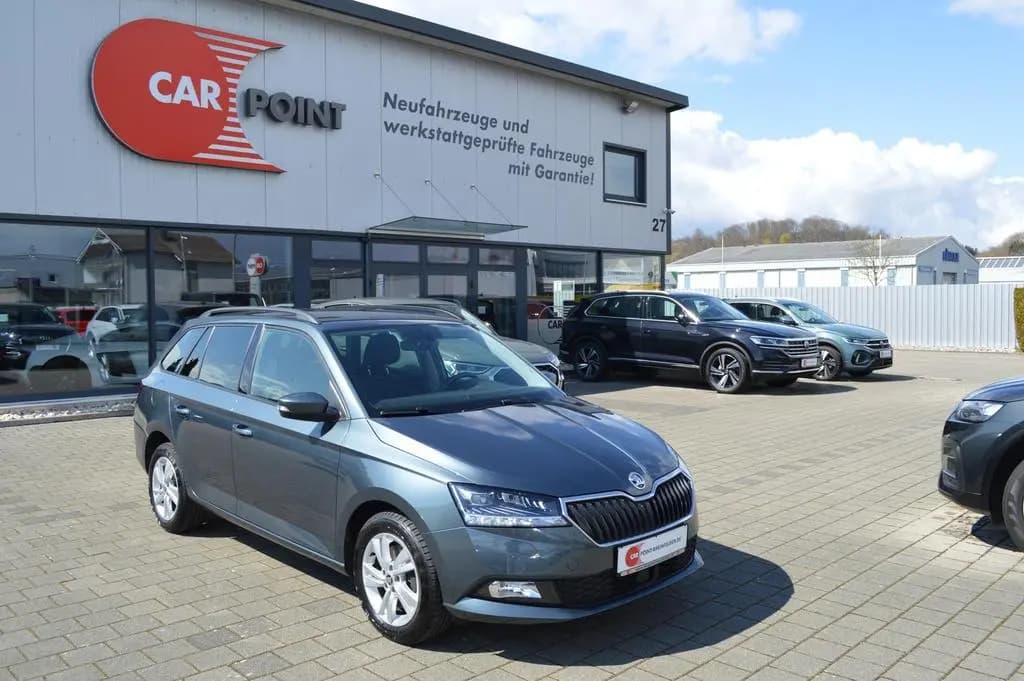 Main__Slider__Photo:Skoda Fabia Style*Navi*Kamera*Carplay*SHZ*Klimaaut. 10/2018-0