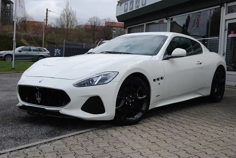 Main__Slider__Photo:Maserati Granturismo 4.7 V8 Sport Autom.2-Hand.Deutsch 06/2018-0