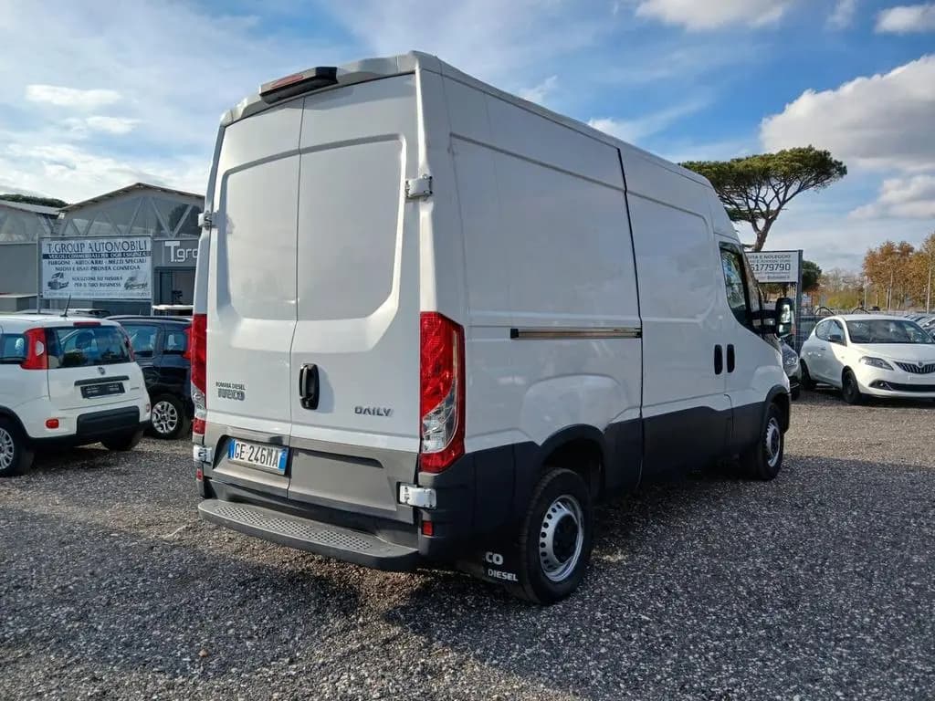 Main__Slider__Photo:Iveco Daily 35 H2 2.3 TM PN Cabinato 04/2021-0