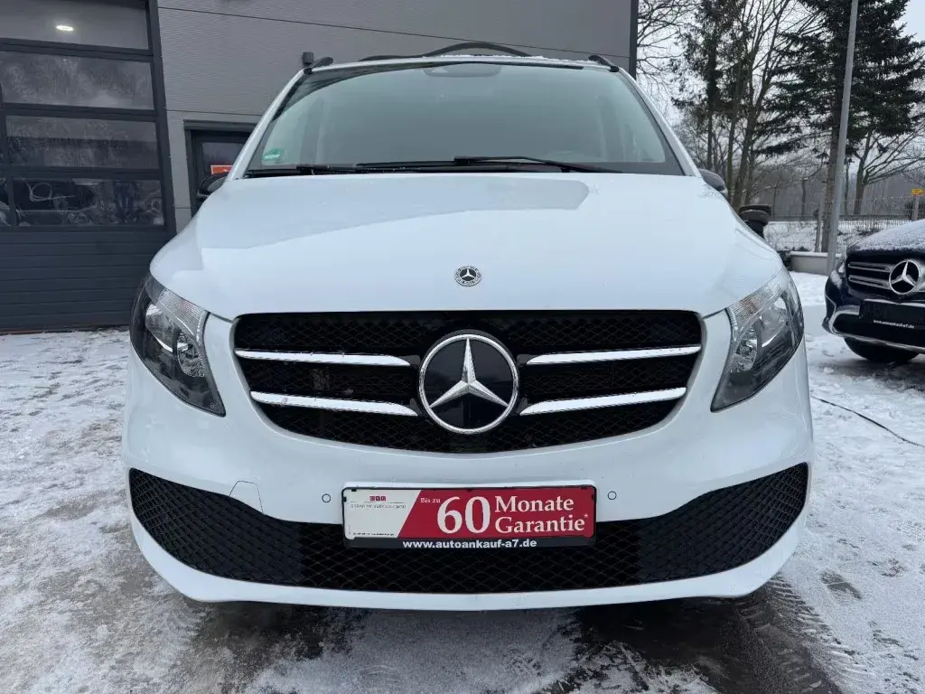 Main__Slider__Photo:Mercedes-Benz V-Class 250 07/2022-1
