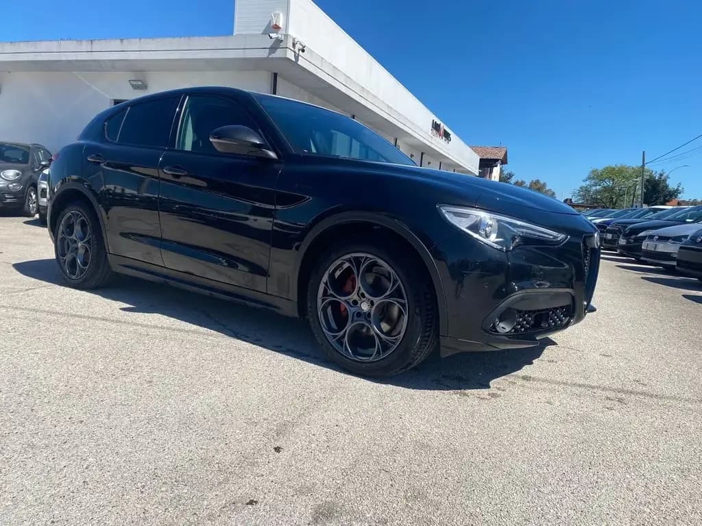 Main__Slider__Photo:Alfa Romeo Stelvio 2.2 Turbodiesel 180 CV AT8 RW 07/2018-0