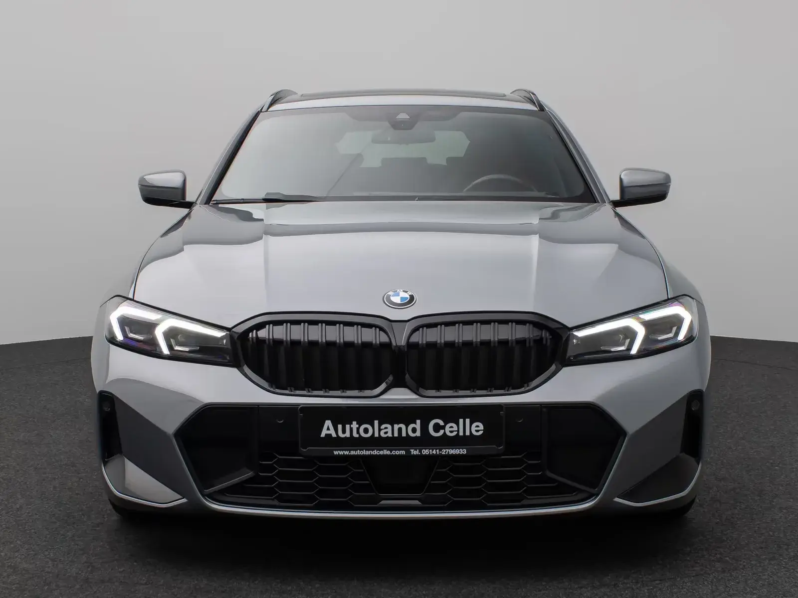Main__Slider__Photo:BMW 3 Series 330d Kamera DAB HiFi Leder Sport AdaptLED 18Zoll 03/2023-1
