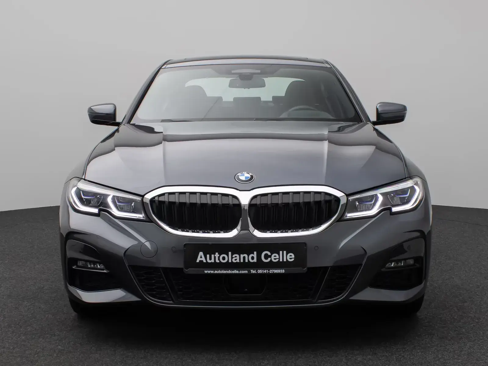 Main__Slider__Photo:BMW 3 Series 01/2022-1
