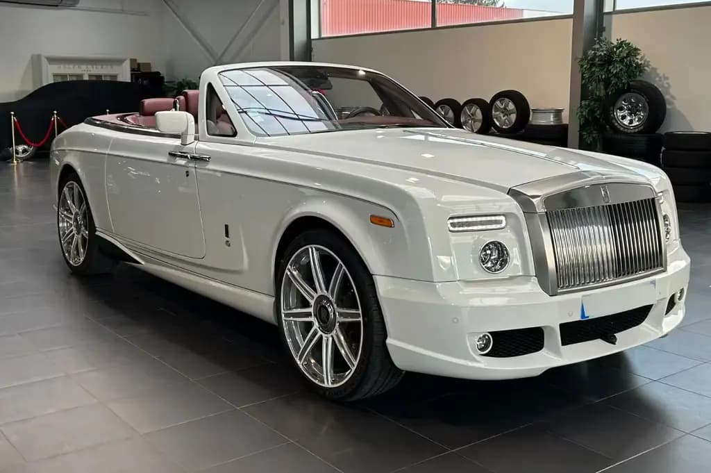 Main__Slider__Photo:Rolls-Royce Phantom Drophead *Mansory* 6.8 V12 460 08/2008-0