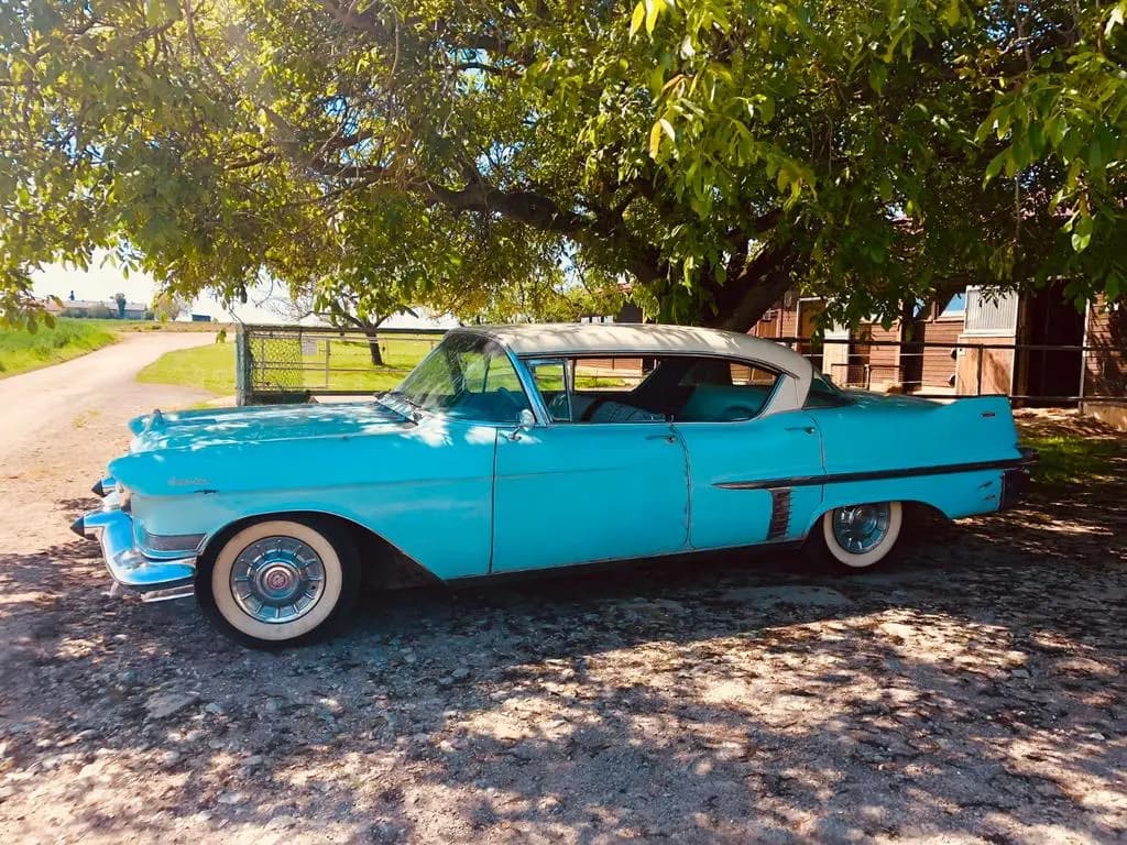 Main__Slider__Photo:Cadillac Deville 4-Door HT 2-Kreis-Bremsanlage 07/1957-0