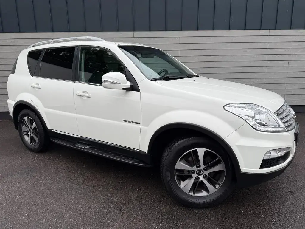 Main__Slider__Photo:Ssangyong Rexton Rexton W Executive 4WD/7 Sitzer/Euro6 06/2016-1