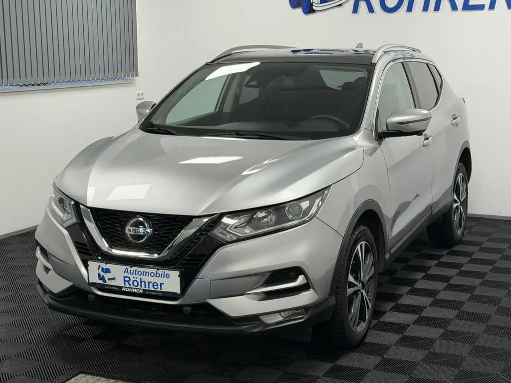 Main__Slider__Photo:Nissan Qashqai 1.7 dCi N-Connecta 4x4 Autom. Pano 03/2020-0