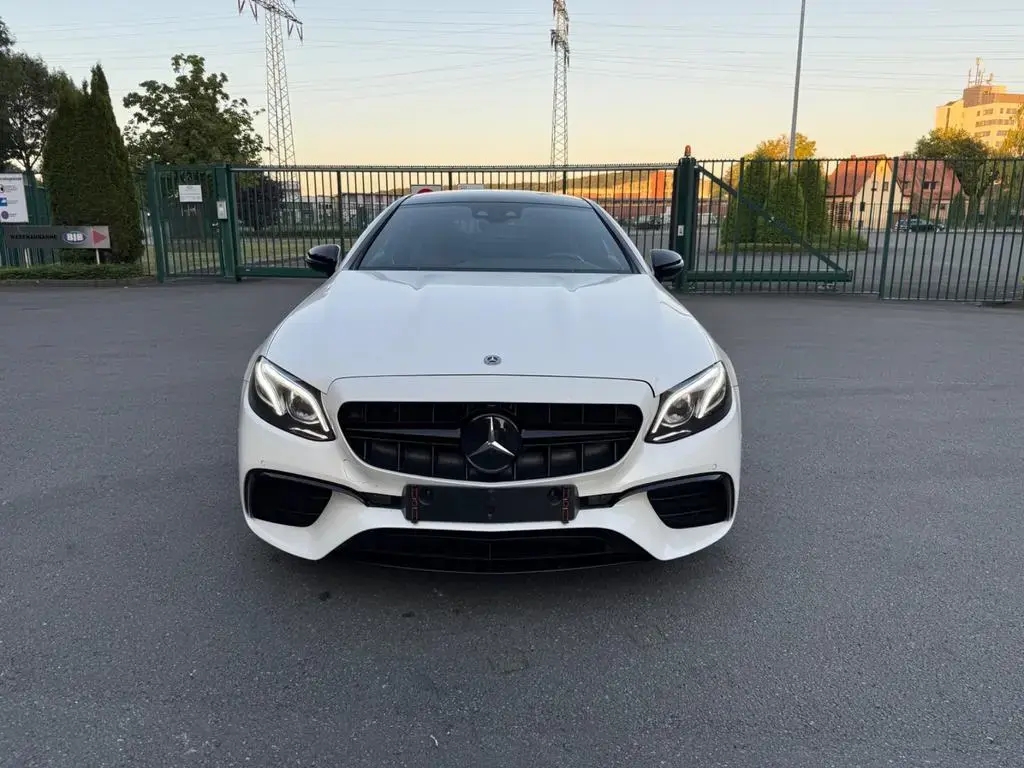 Main__Slider__Photo:Mercedes-Benz E-Class 400 4MATIC Autom. AGA/BURM/AMGLine/Pano Scheck 11/2017-1