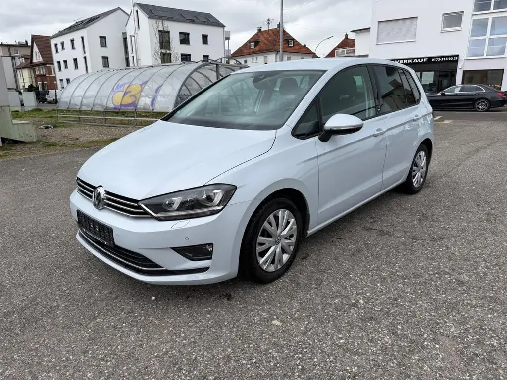 Main__Slider__Photo:Volkswagen Golf Sportsvan VII Sound BMT/Start-Stopp 12/2017-1