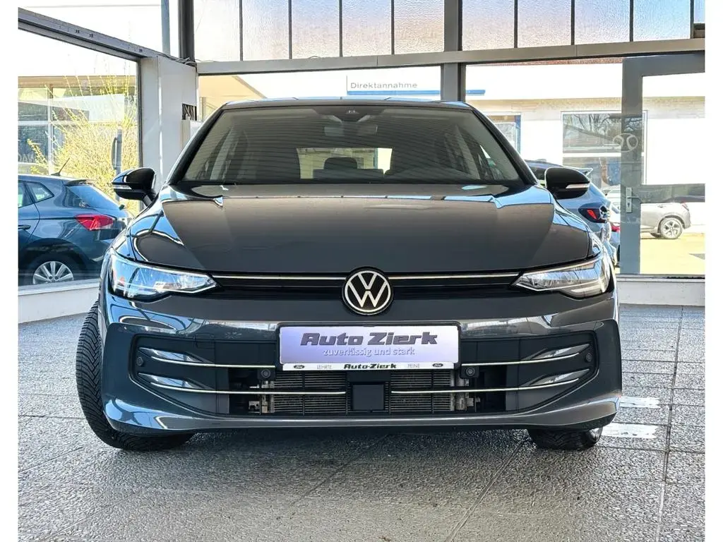 Main__Slider__Photo:Volkswagen Golf VIII 1.5 TSI Goal ACC LED PDC SHZ GJR 02/2025-1
