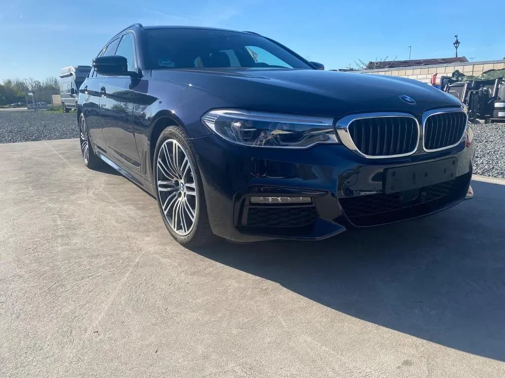 Main__Slider__Photo:BMW 5 Series 530 5 Touring 530 d xDrive M Sport 03/2020-0