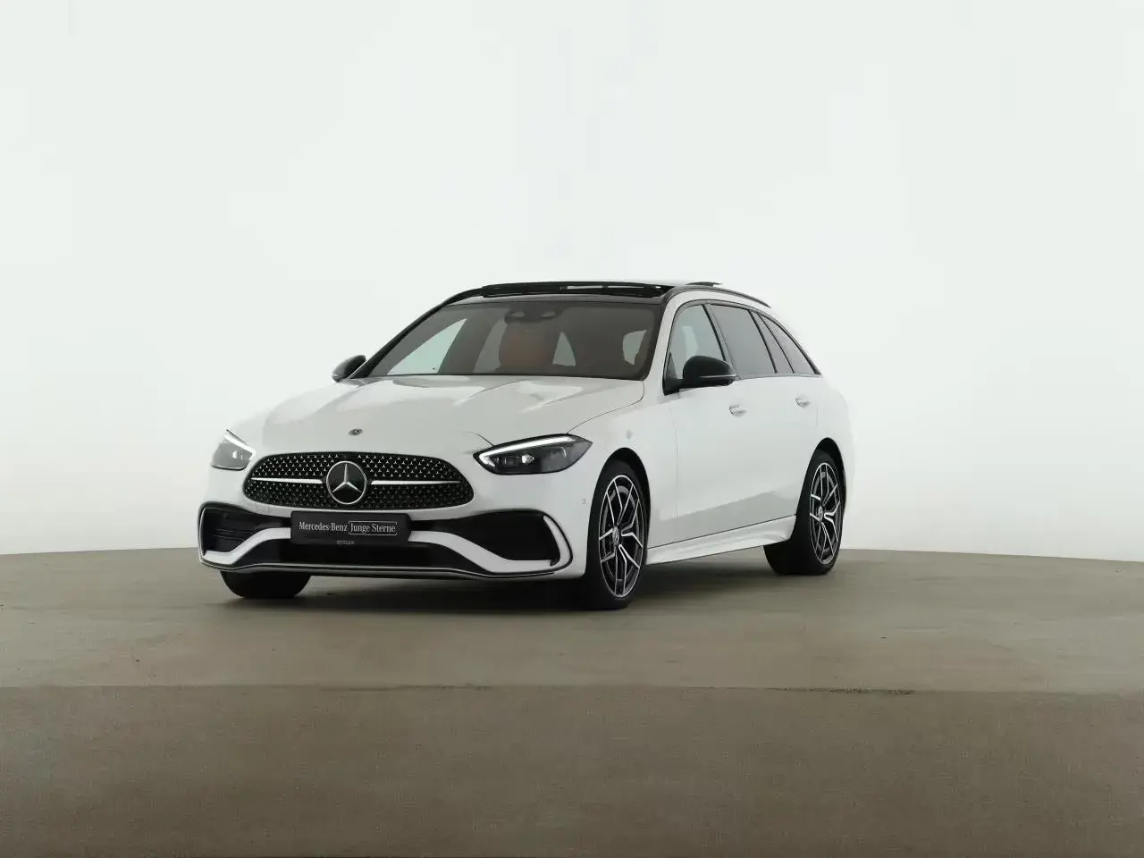 Main__Slider__Photo:Mercedes-Benz C-Class 300 07/2021-1