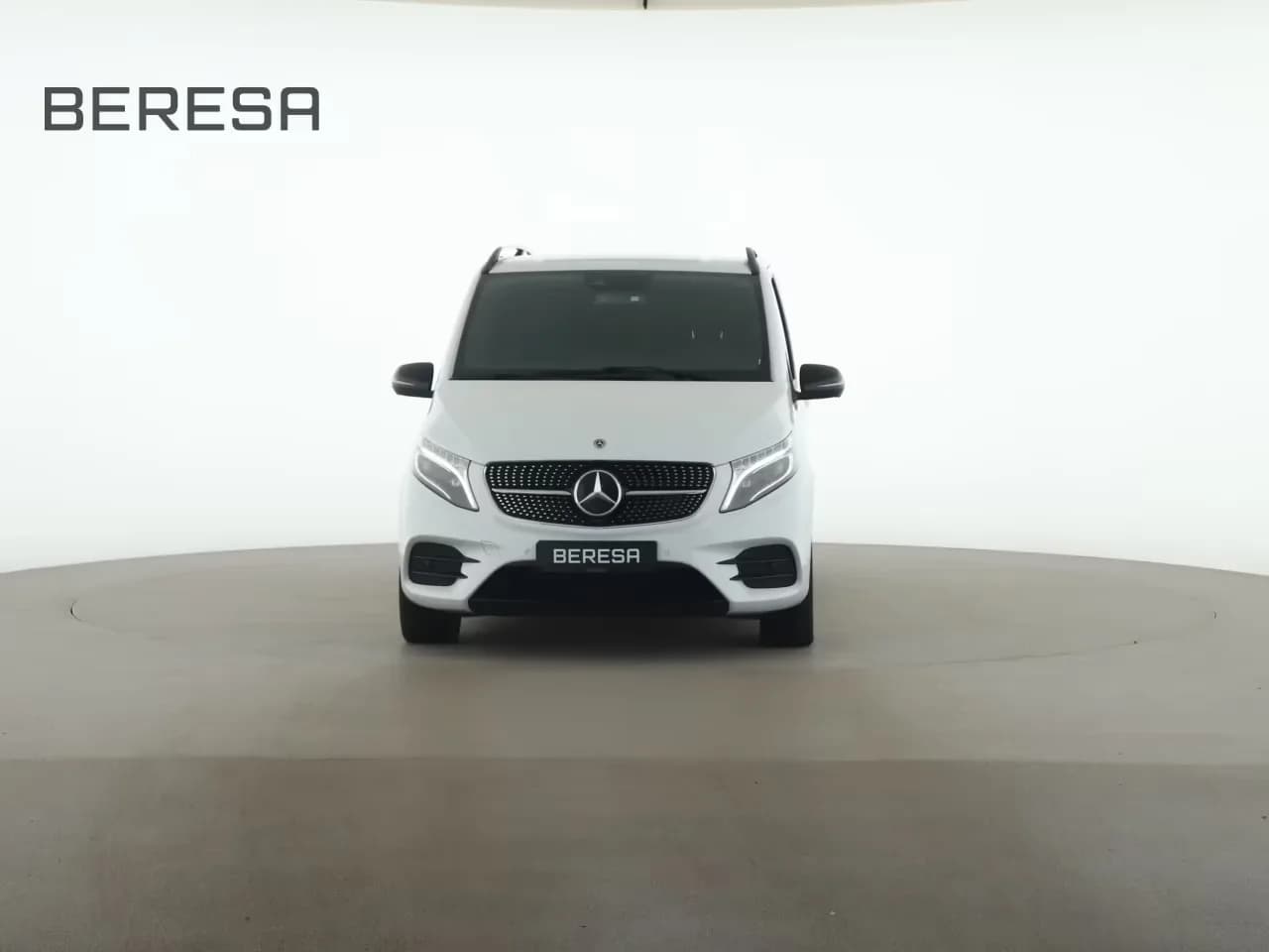 Main__Slider__Photo:Mercedes-Benz V-Class 250 06/2020-0