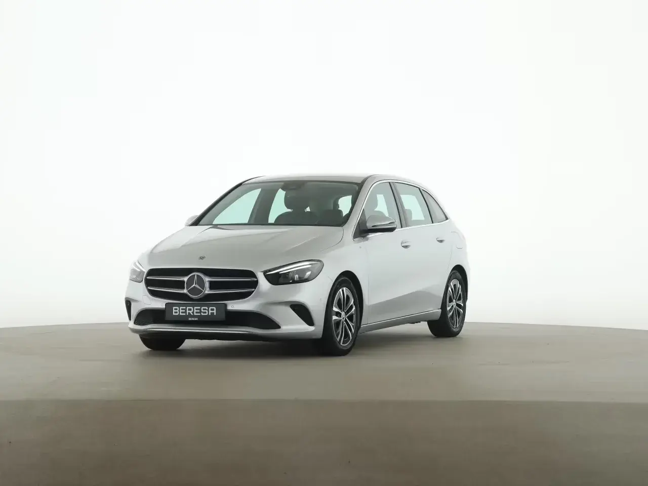 Main__Slider__Photo:Mercedes-Benz B-Class 200 12/2019-1