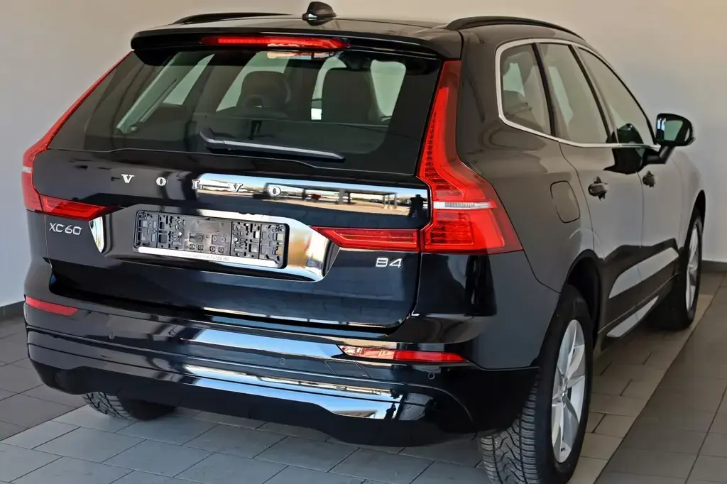 Main__Slider__Photo:Volvo XC60 Core B4 D,Navi,LED,4xSH,Kamera,Carplay,ACC 12/2022-1