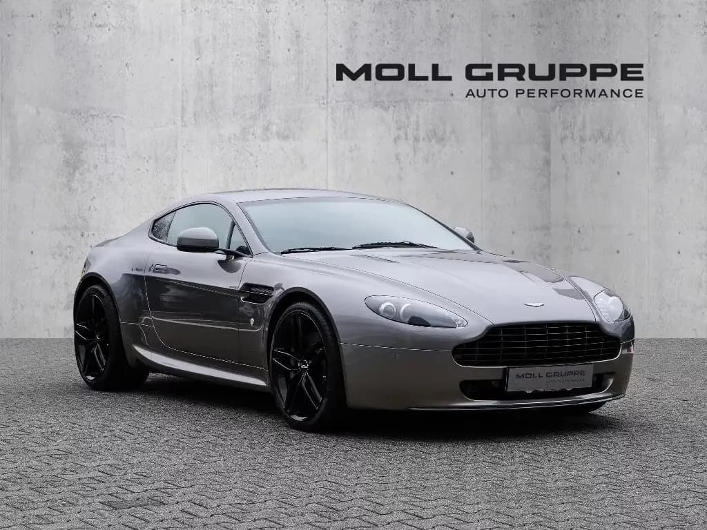 Main__Slider__Photo:Aston Martin V8 Vantage Tungsten Silver 05/2011-0