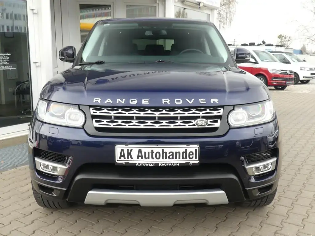 Main__Slider__Photo:Land Rover Range Rover Rover Sport HSE Panorama Sthzg. 1. Hand 08/2015-1