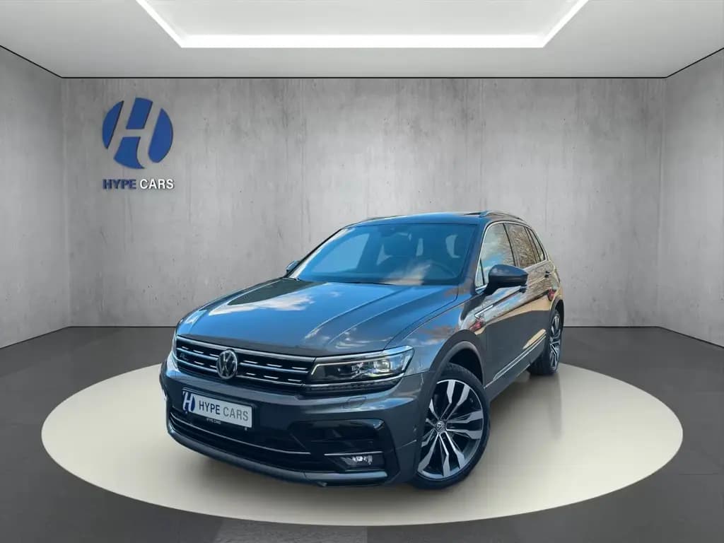 Main__Slider__Photo:Volkswagen Tiguan R-Line 4M ACC Pano LED Memory RFK AHK DSG 01/2018-0