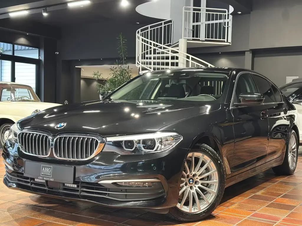 Main__Slider__Photo:BMW 5 Series 520d ACC DRIVING-ASSISTANT STANDHEIZUNG LIVE-COC 01/2020-0