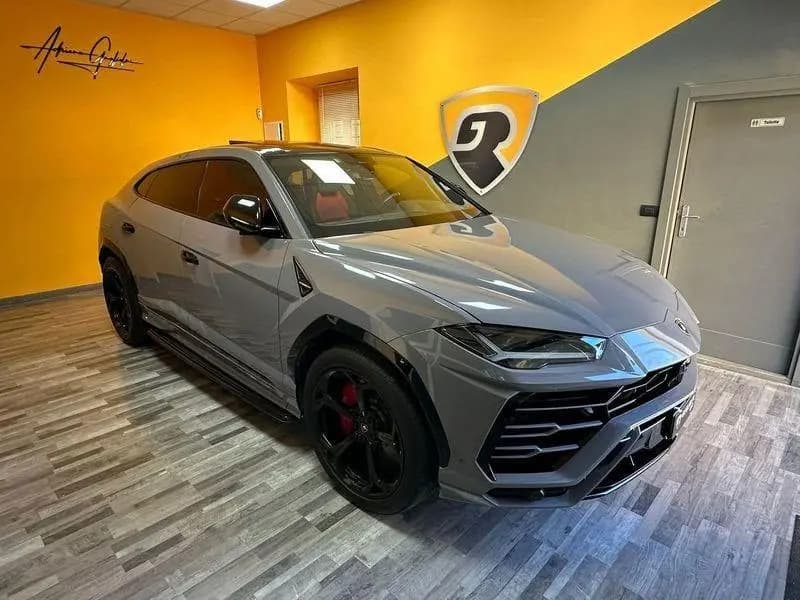 Main__Slider__Photo:Lamborghini Urus Possibilità agevolazione pagame 06/2019-0