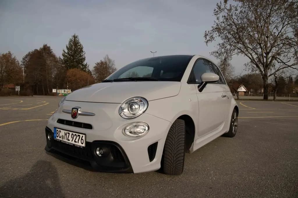Main__Slider__Photo:Abarth 595 165 PS | Campovolo Grau | Tech-/Design-/Styl 12/2022-0