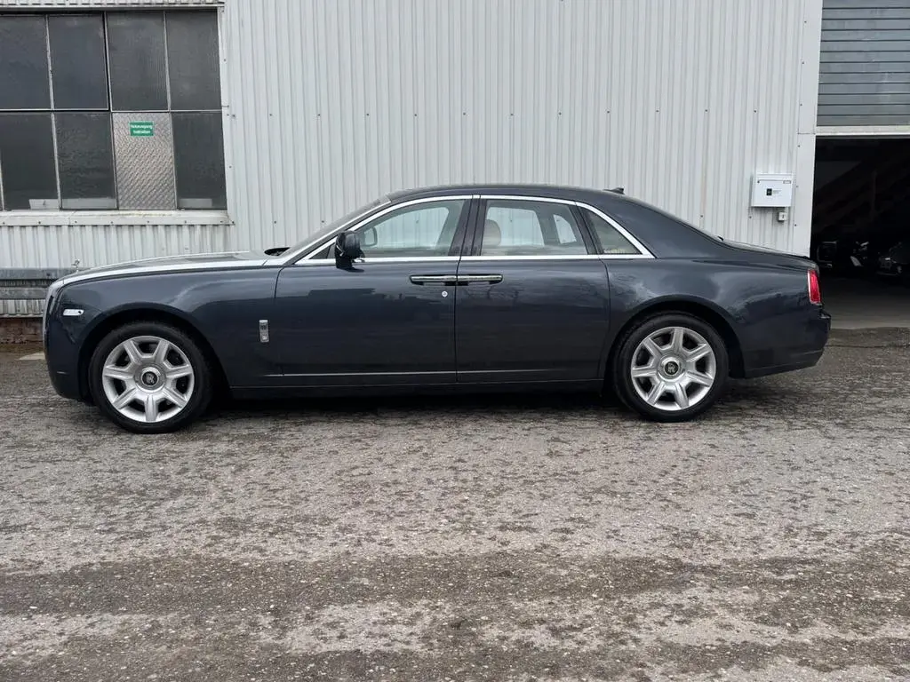 Main__Slider__Photo:Rolls-Royce Ghost 01/2011-1