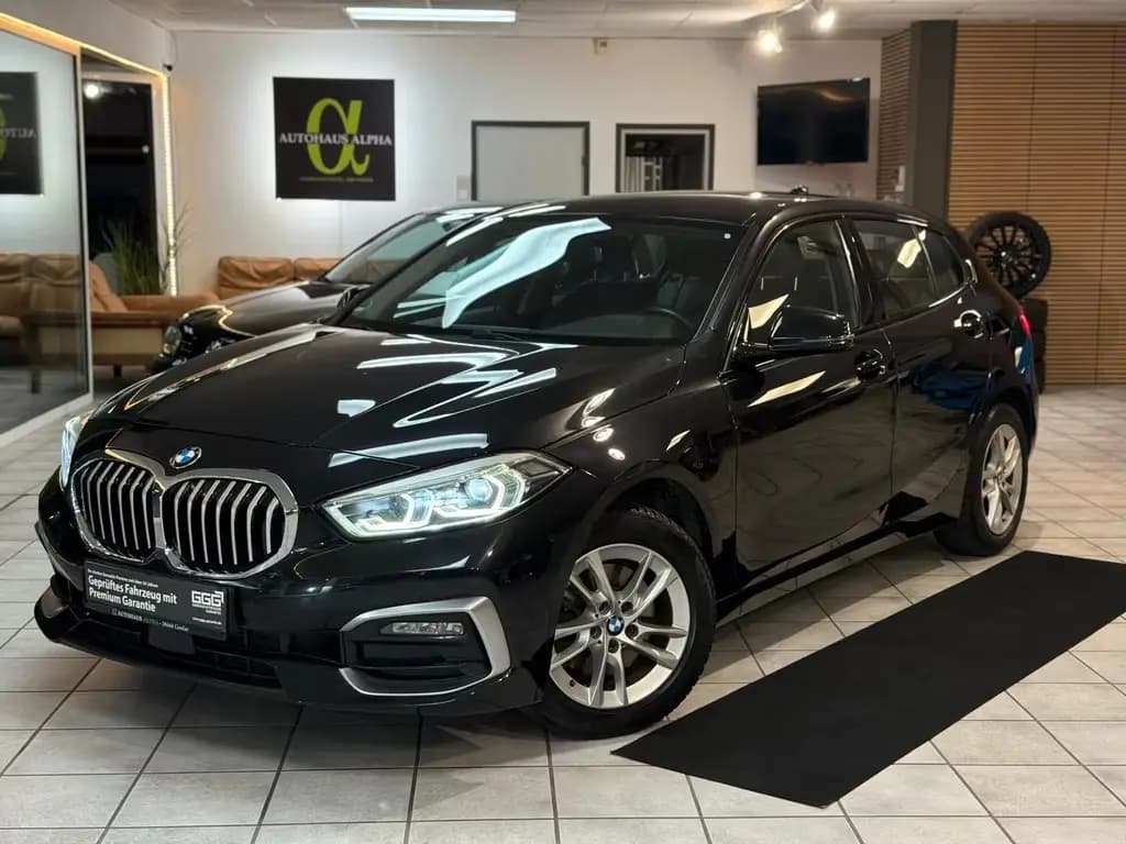 Main__Slider__Photo:BMW 118 d Luxury Line *LED*NAVI* 02/2021-0
