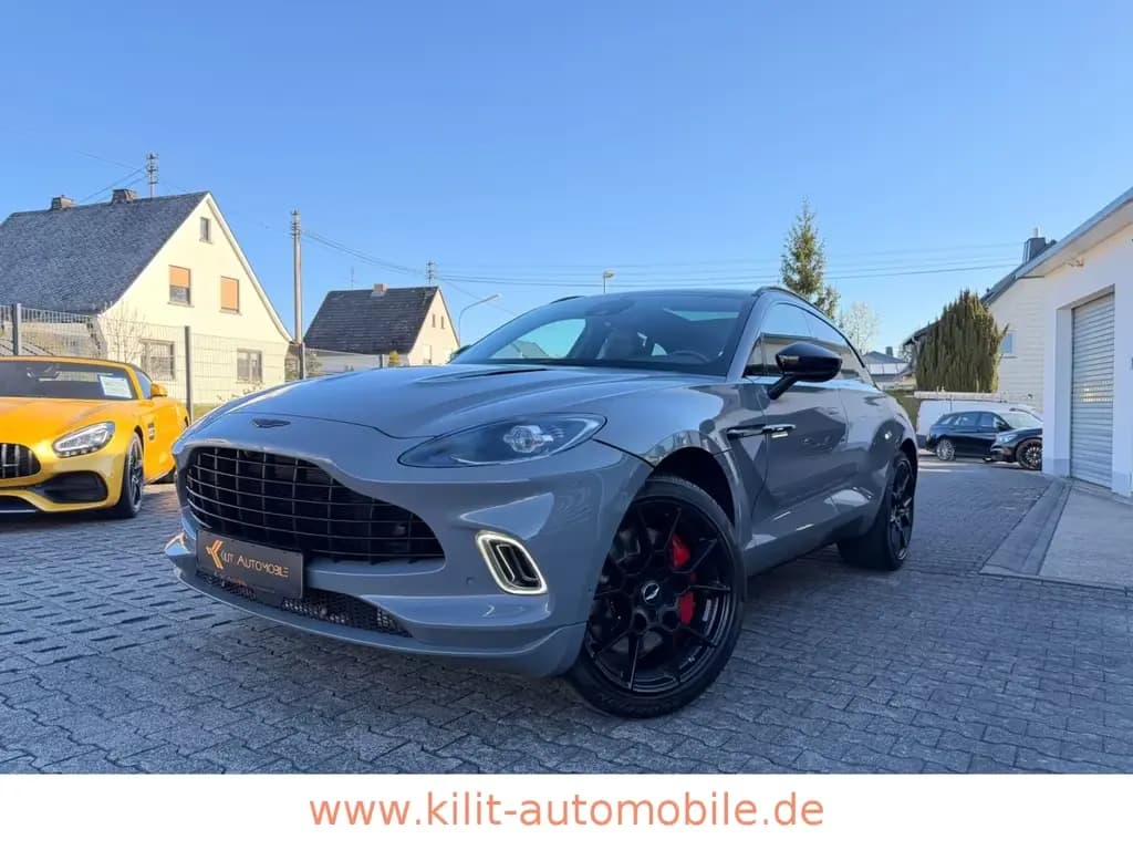 Main__Slider__Photo:Aston Martin DBX 4.0 V8 *1.HD+CARBON+22ZOLL+PANO+CHINA GREY* 05/2022-0