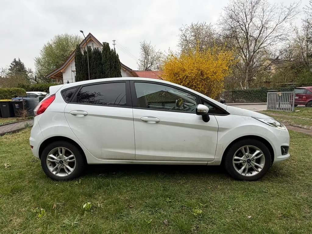Main__Slider__Photo:Ford Fiesta Celebration Garantie 12 Monate 12/2016-0