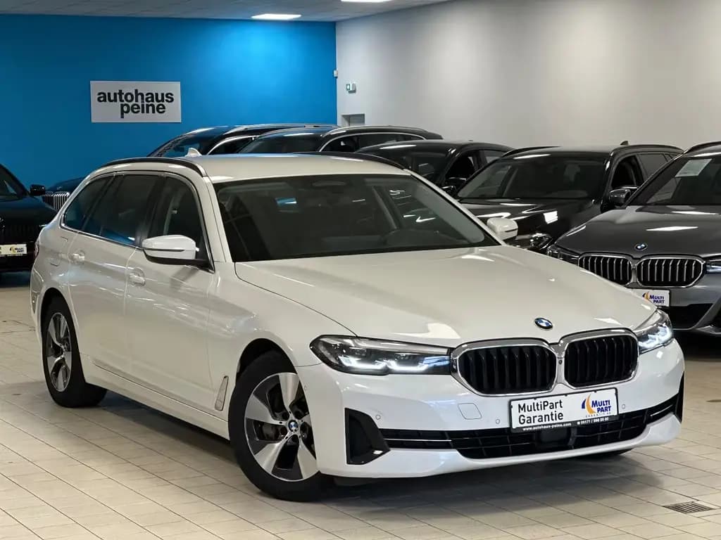 Main__Slider__Photo:BMW 5 Series 530d xDrive HUD/Park&DriveAss/SportLederSitze 08/2020-0