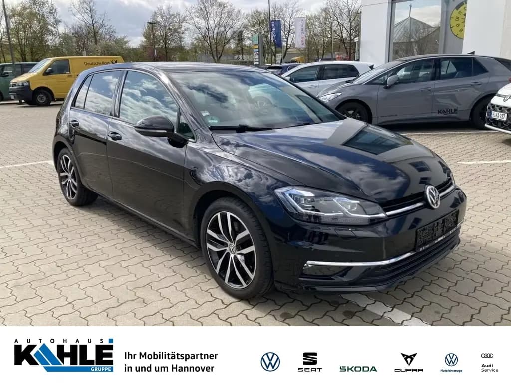 Main__Slider__Photo:Volkswagen Golf 1.5 TSI Highline Pano Black AHK LED 07/2018-0