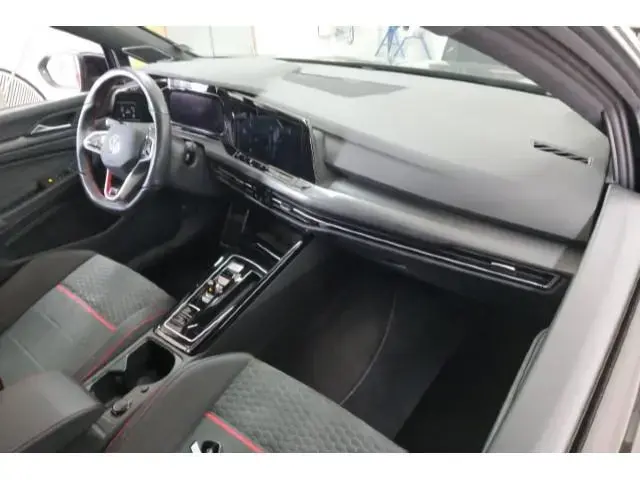 Main__Slider__Photo:Volkswagen Golf VIII 2.0 TSI DSG GTI Clubsport Navi IQ.Ligh 03/2023-1