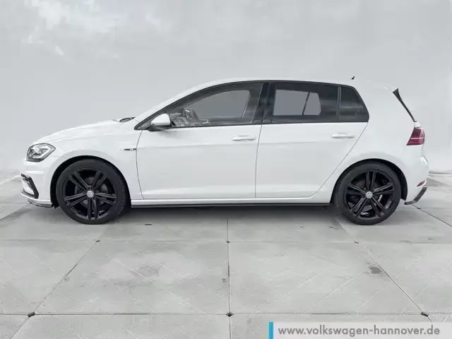 Main__Slider__Photo:Volkswagen Golf VII 1.5 TSI Highline R-Line Navi Pano LED P 12/2019-1