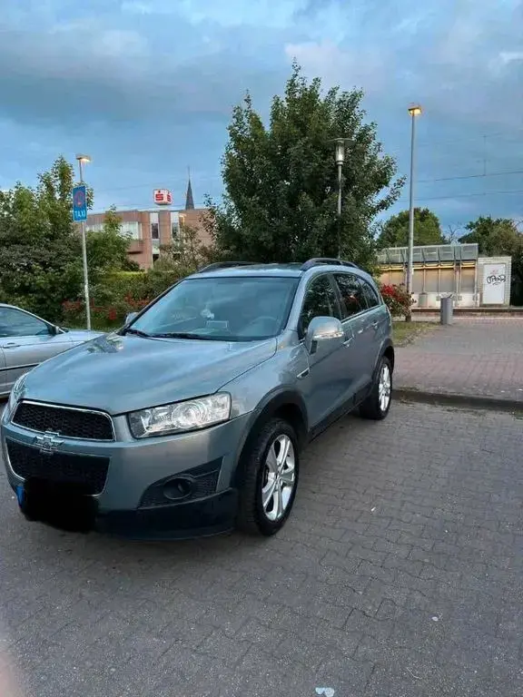 Main__Slider__Photo:Chevrolet Captiva 2.2 2WD 7-Sitz 09/2012-1